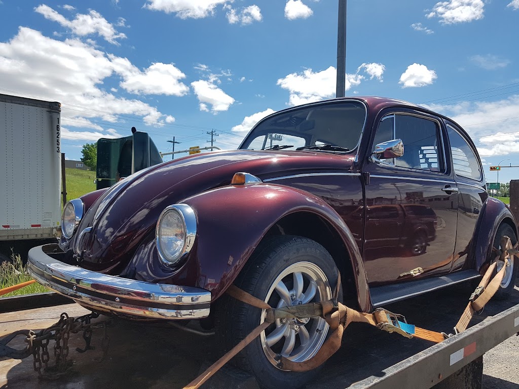 DJs Calgary Towing | 128 Bedford Cir NE, Calgary, AB T3K 1L1, Canada | Phone: (403) 922-2412