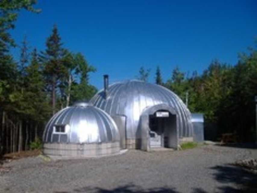 Base Alpha (Style Futuriste) | 547 Chem. Lehoux, Saint-Julien, QC G0N 1B0, Canada | Phone: (418) 423-1140