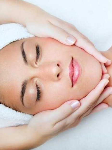 ZARINA’S TOUCH OF BEAUTY | 67 Centre St, Thornhill, ON L4J 1G2, Canada | Phone: (647) 267-6213