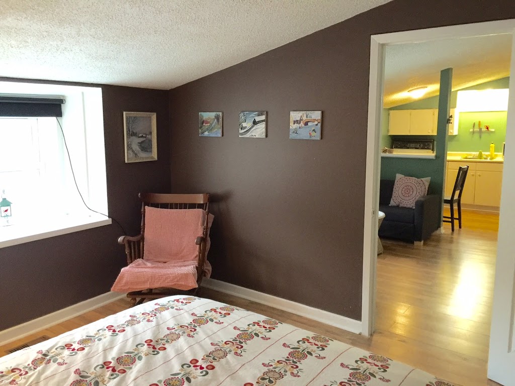 Cha Guest House | 135 St Lawrence St, Merrickville, ON K0G 1N0, Canada | Phone: (613) 252-2777