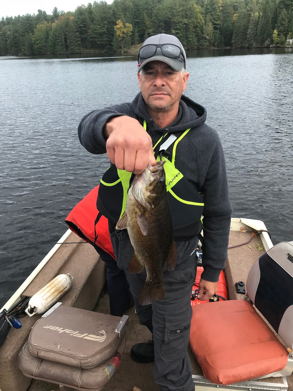 Eagles Rest Cabin & Boat Rentals | 5373 Centennial Lake Rd, Greater Madawaska, ON K0J, Canada | Phone: (613) 639-4949