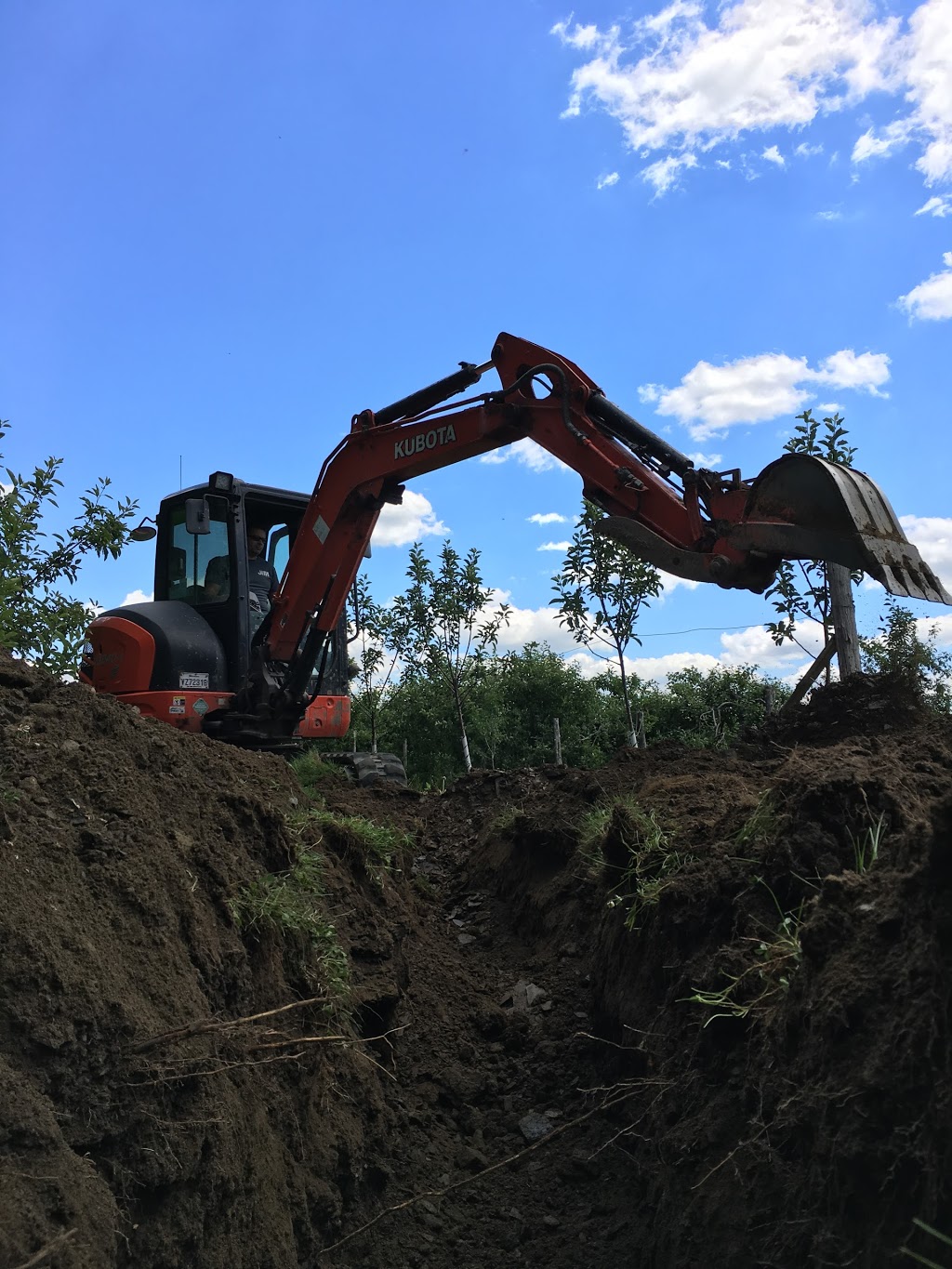 Jim Mini-excavation Inc. | 1644 Rue Principale, Granby, QC J2J 0S6, Canada | Phone: (450) 360-9669