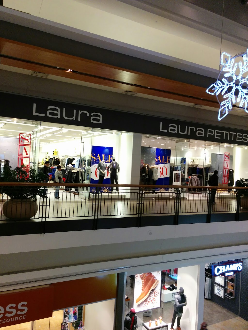 Laura | 1800 Sheppard Ave E, North York, ON M2J 5A7, Canada | Phone: (416) 490-6326