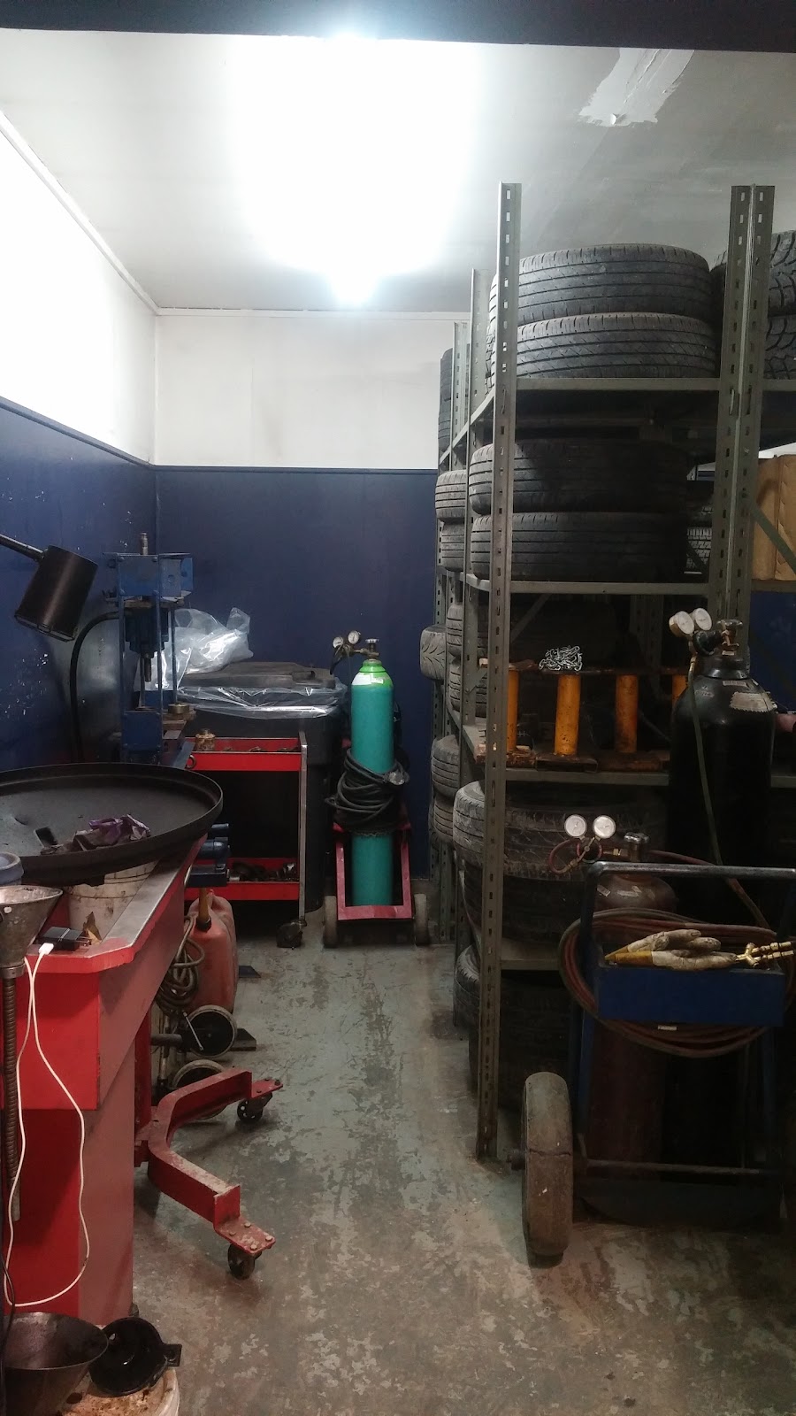 Garage R. Gomez inc. | car repair | 1221 Boulevard Queen-Victoria, Sherbrooke, QC J1J 4N6, Canada | 8198239847 OR +1 819-823-9847