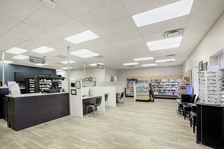 Mint Health + Drugs & Travel Clinic Meridian | 4402 37 St, Stony Plain, AB T7Z 2A9, Canada | Phone: (780) 963-9792