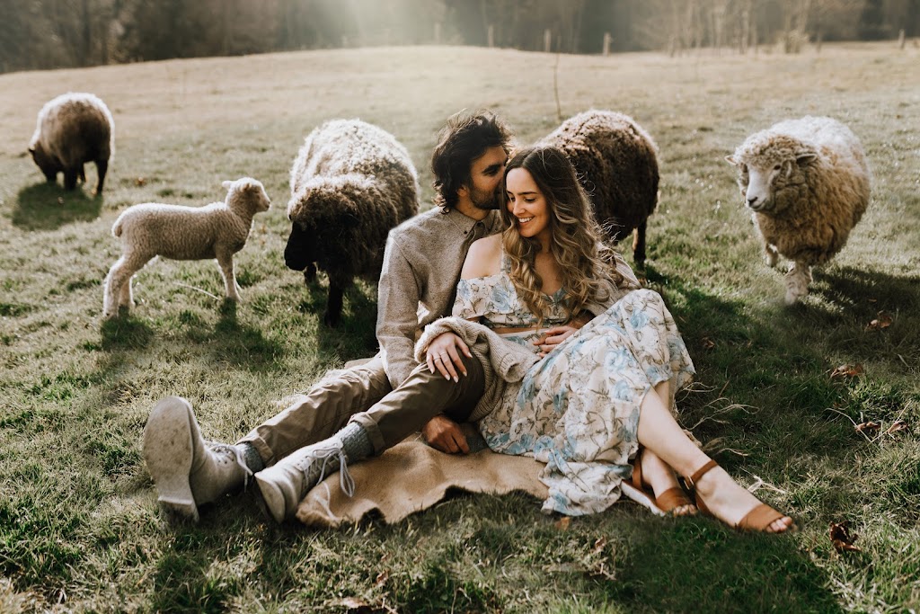 Wild Oak Collective | 6537 Wallace Dr, Brentwood Bay, BC V8M 1J8, Canada | Phone: (306) 261-4930