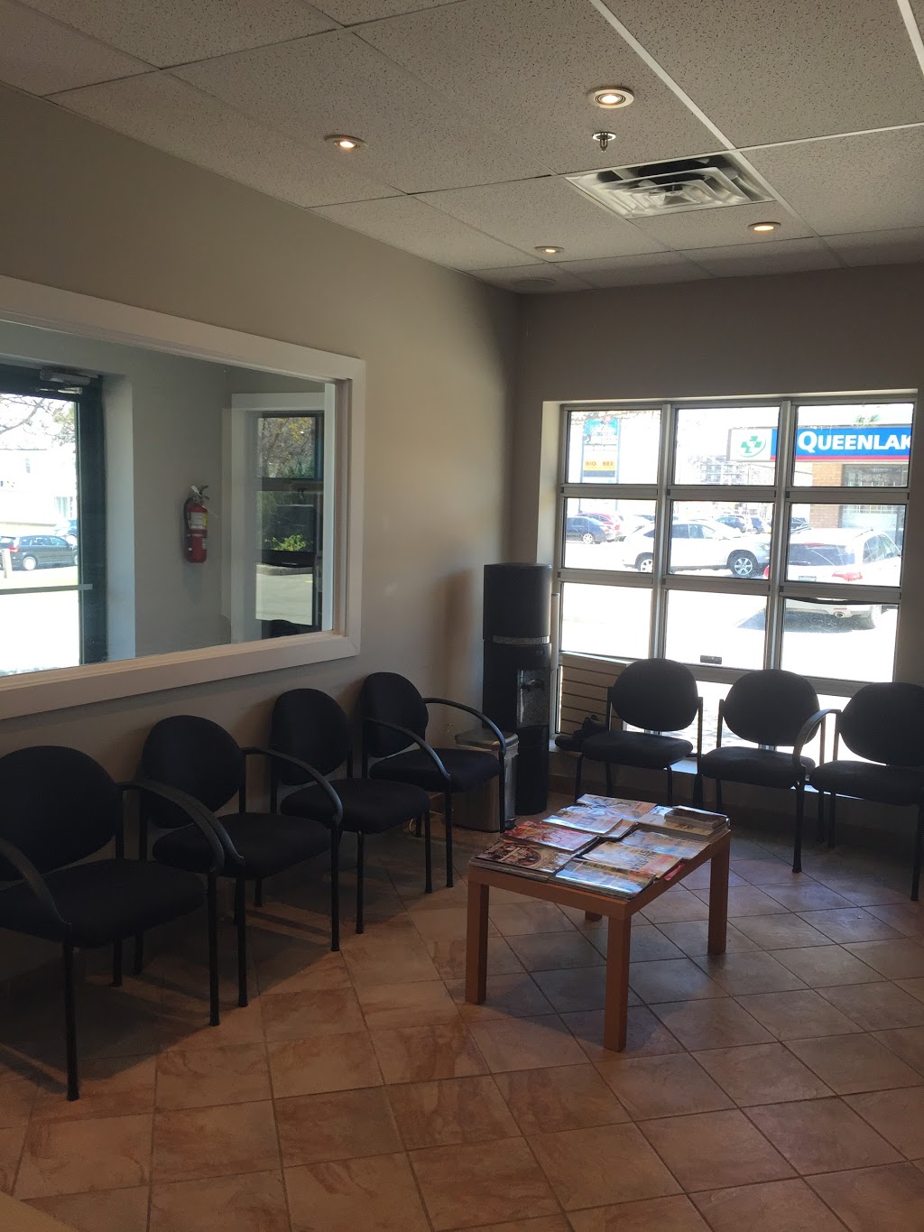 Parkway Back & Foot Clinic | 910 Queenston Rd, Stoney Creek, ON L8G 1B5, Canada | Phone: (905) 662-9835