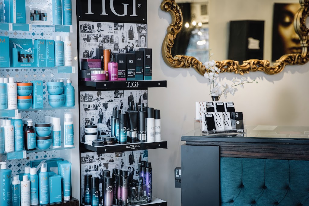 Coiffure Sabrina Cabral | 1319 Av. Van Horne, Outremont, QC H2V 1K7, Canada | Phone: (514) 373-7362