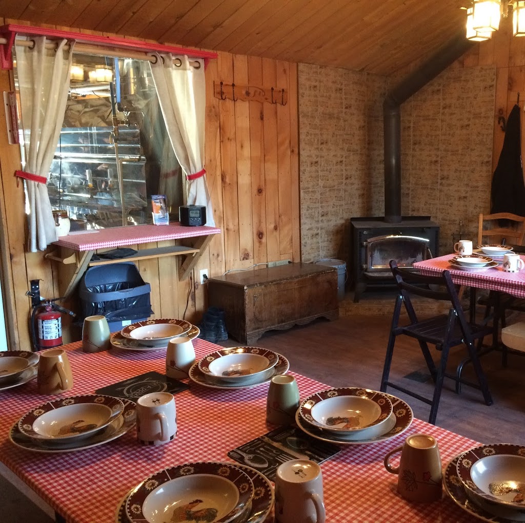 Érablière La Petite Coulée de St-Esprit | 143 Rang des Continuations, Saint-Esprit, QC J0K 2L0, Canada | Phone: (450) 839-2718