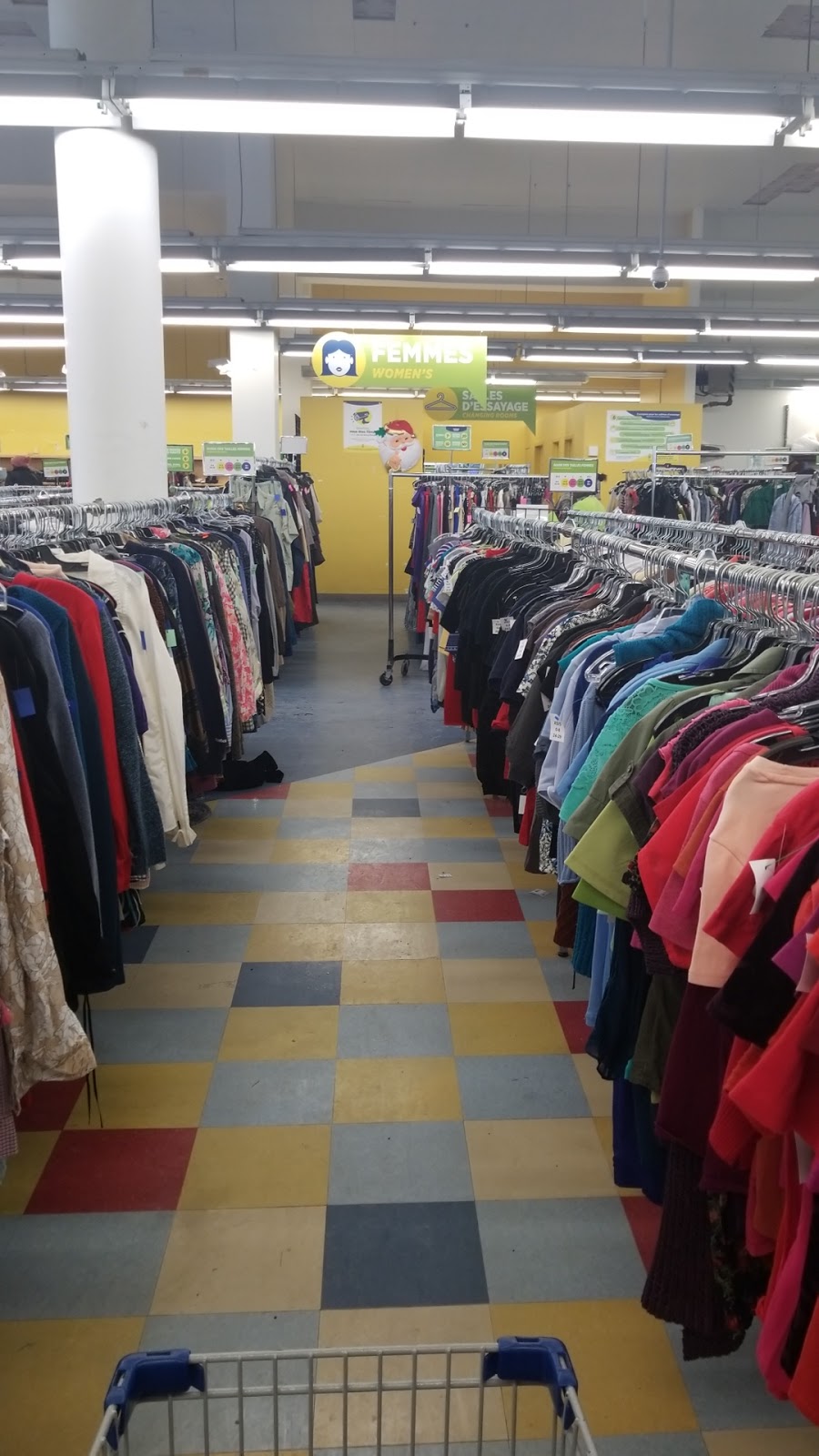 Fripe-Prix Renaissance | 801-803 Boulevard Décarie, Saint-Laurent, QC H4L 3L7, Canada | Phone: (514) 747-2635