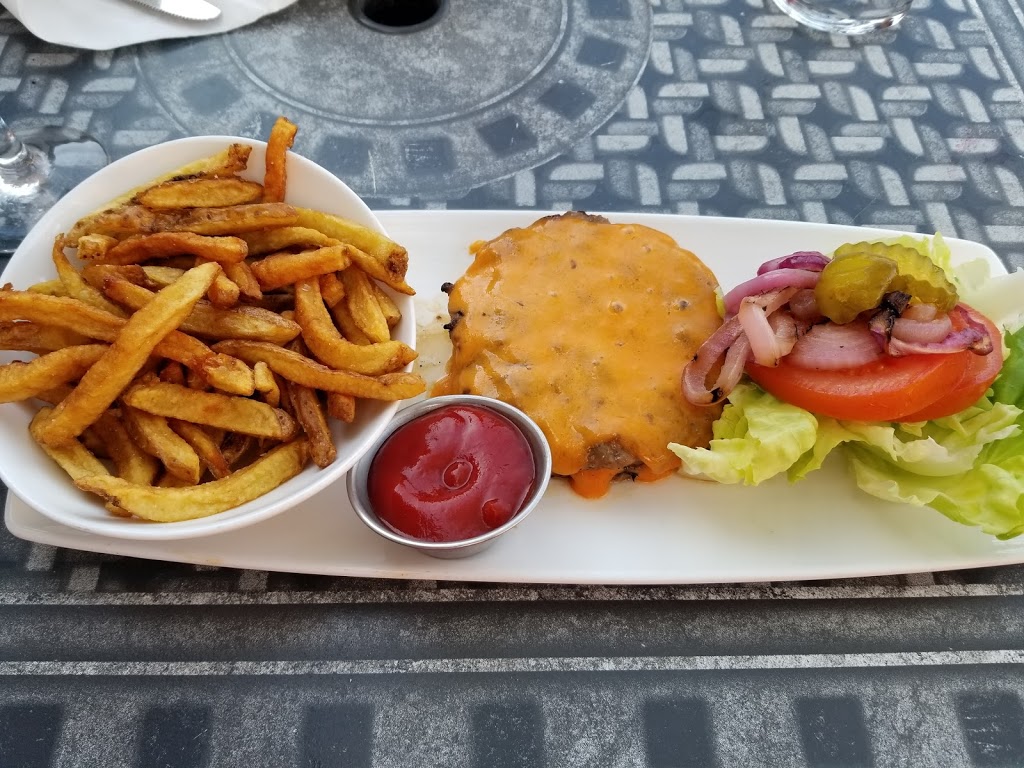 The Huron Club | 94 Pine St, Collingwood, ON L9Y 2N9, Canada | Phone: (705) 293-6677