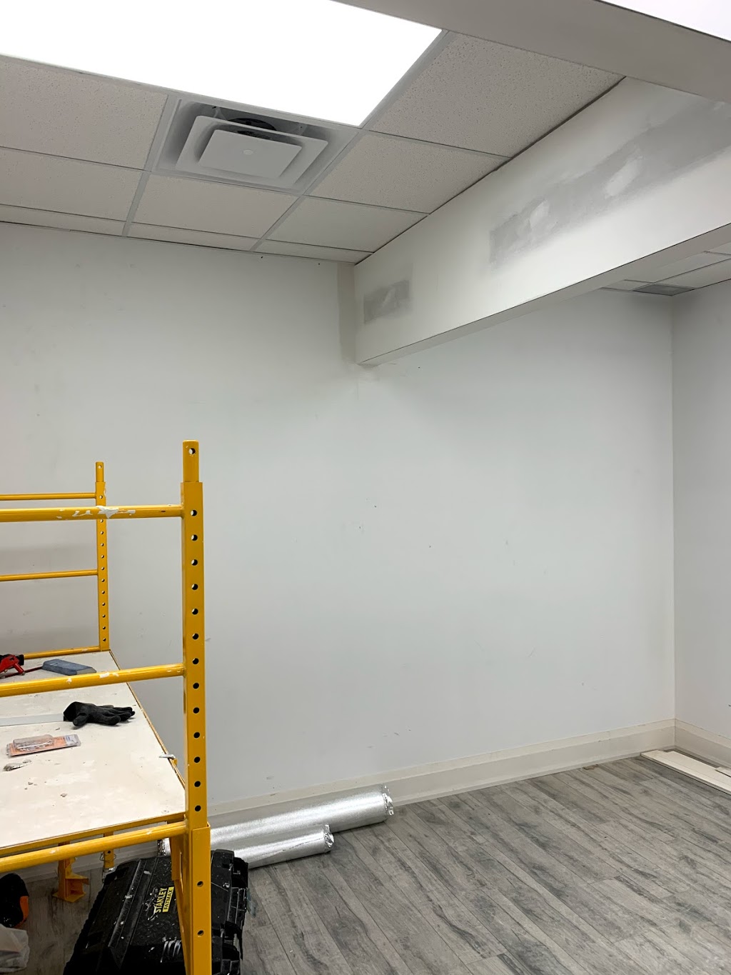 Ares Drywall & Painting | 129 East Dr, Brampton, ON L6T 1B5, Canada | Phone: (905) 216-0254