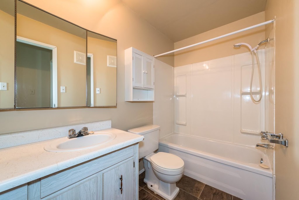 Parke Avenue Square | 104 - 7108 Parke Ave, Red Deer, AB T4P 1M9, Canada | Phone: (403) 341-8707