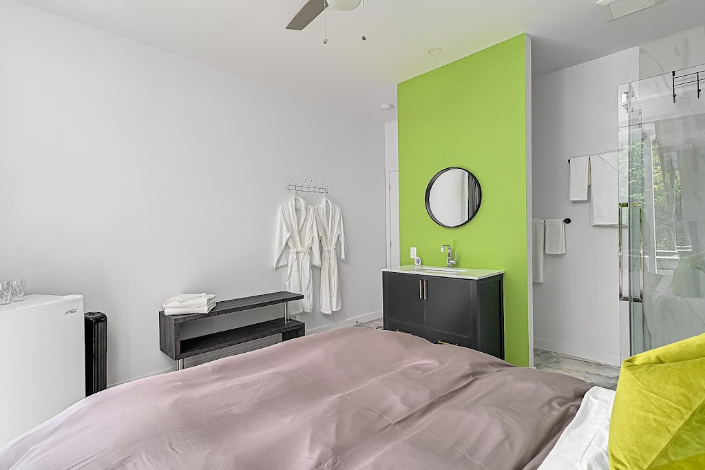 Gite & Spa La Colombe des Montagnes | 63 Rue du Mont Plaisant, Morin-Heights, QC J0R 1H0, Canada | Phone: (438) 465-3333