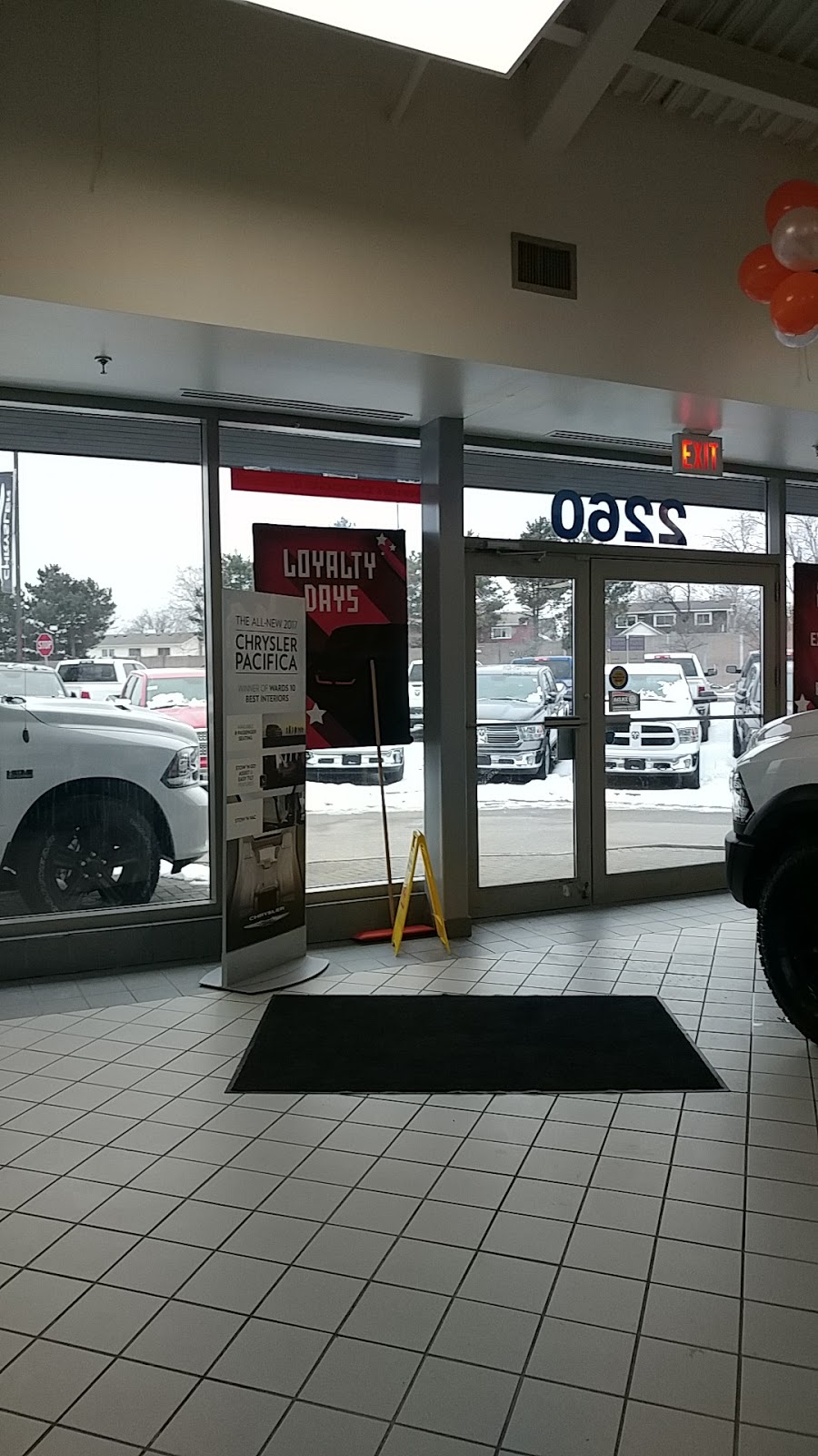 Go Auto Mississauga Chrysler Dodge Jeep Ram | 2260 Battleford Rd, Mississauga, ON L5N 3K6, Canada | Phone: (905) 567-1700