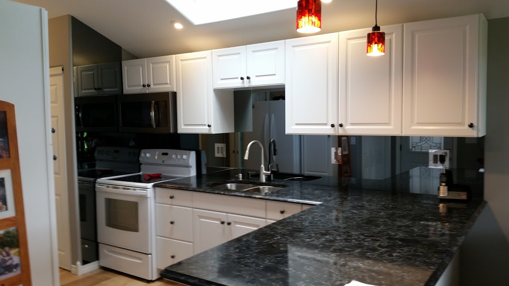 Urban Glass & Door | 357 Croft Dr, Windsor, ON N8N 2L9, Canada | Phone: (519) 735-0093