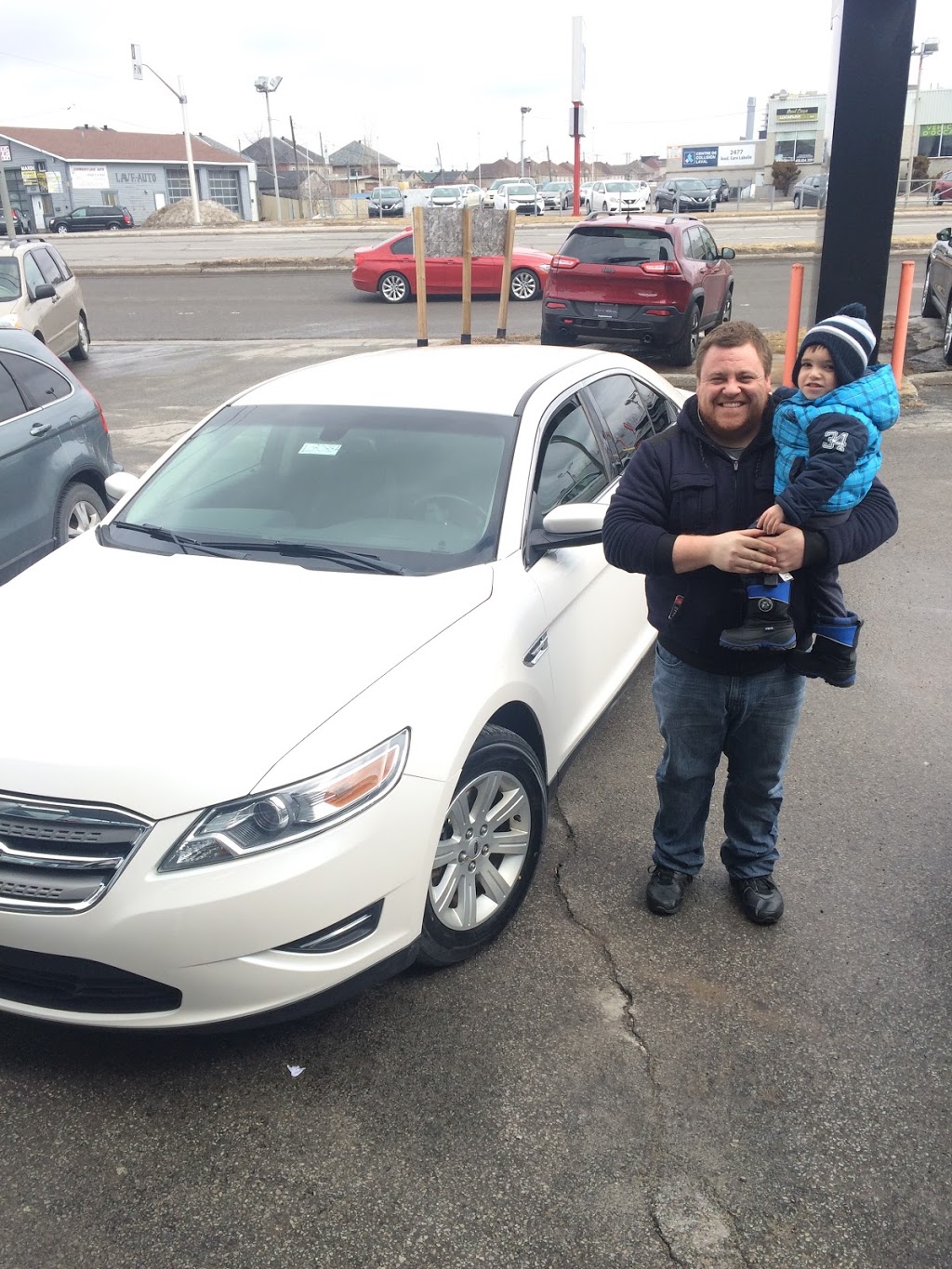 Crédit Auto Xpress Laval | 2500 Boulevard Curé-Labelle, Laval, QC H7T 1R1, Canada | Phone: (877) 849-9545