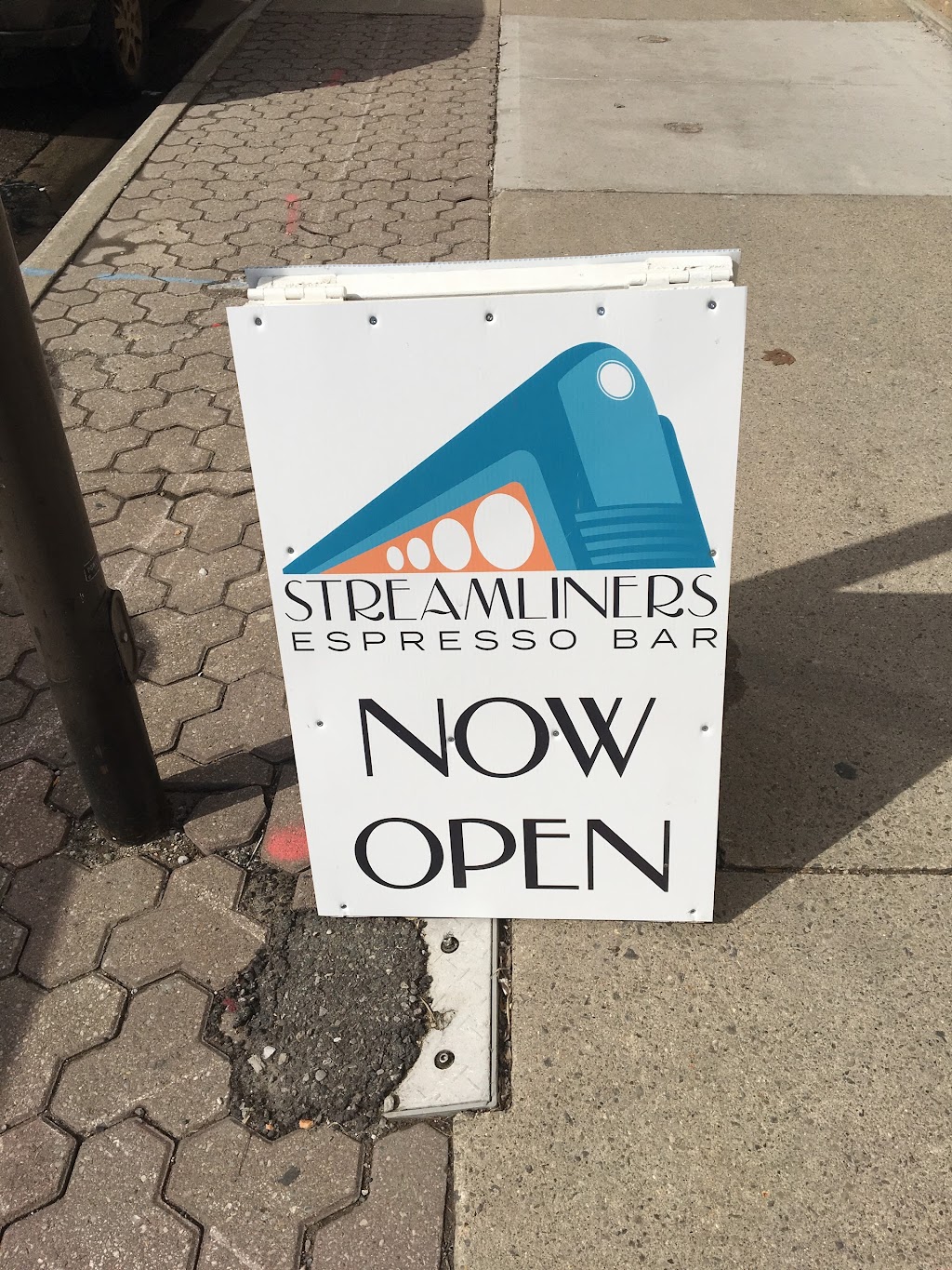 Streamliners Espresso Bar | 767 Talbot St, St Thomas, ON N5P 1E3, Canada | Phone: (519) 631-0999