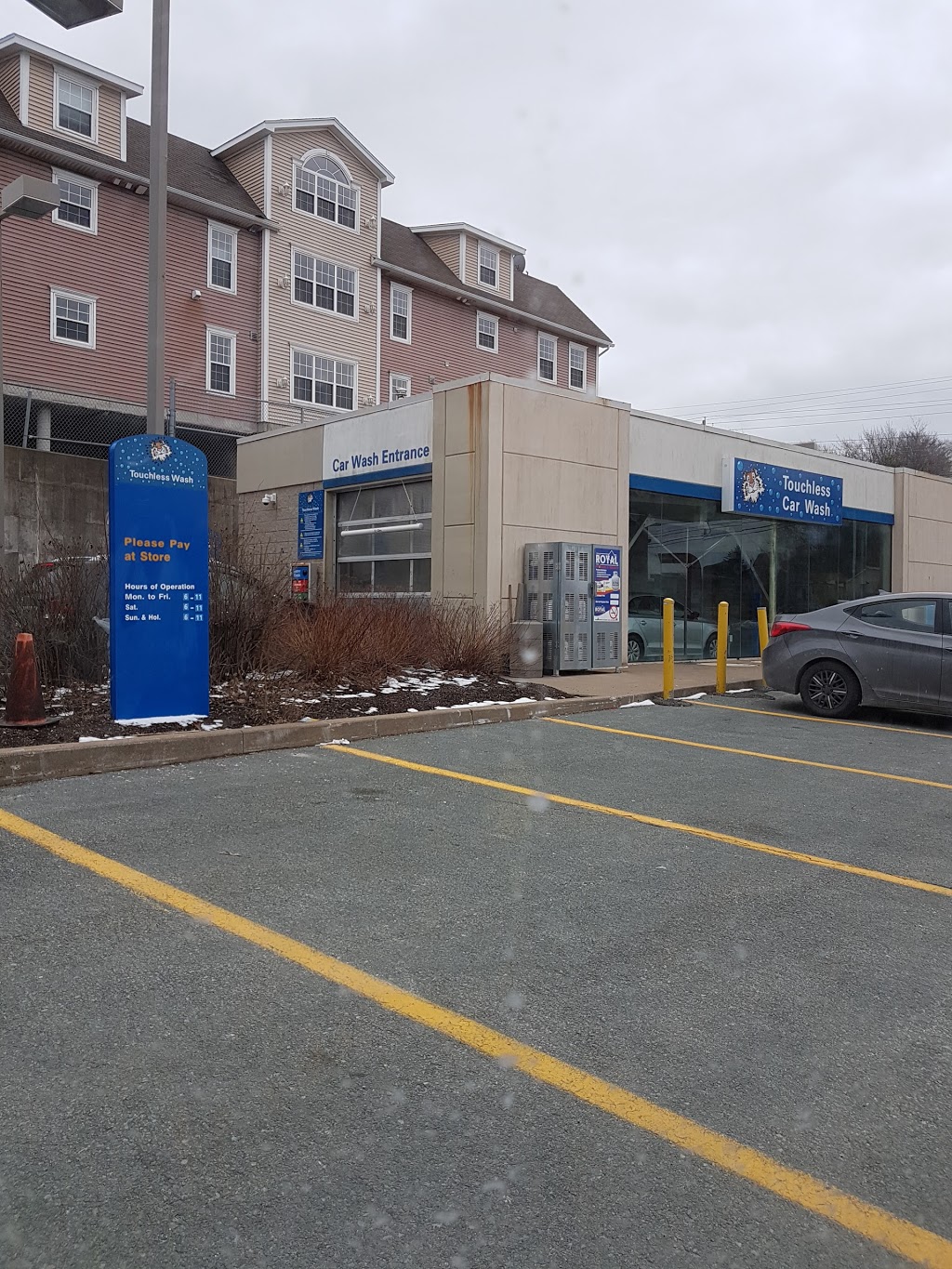 Esso | 111 Kearney Lake Rd, Halifax, NS B3M 2S9, Canada | Phone: (902) 443-4225