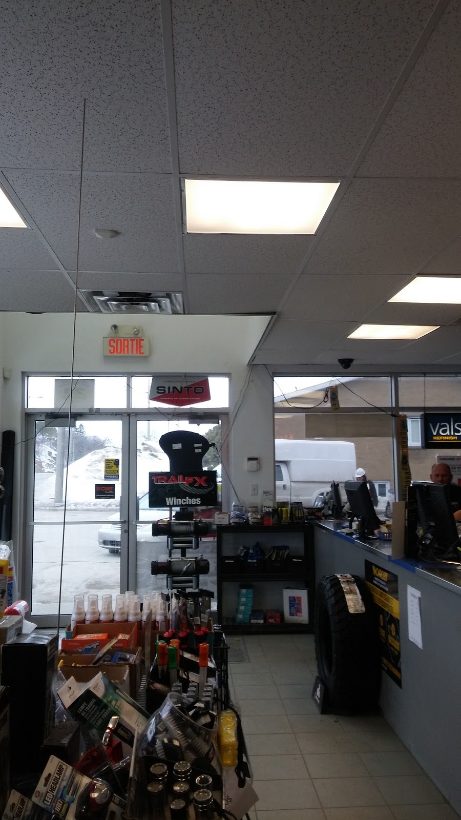 Pièces DAutos Ste-Geneviève | 1137 Boul. Sainte-Geneviève, Chicoutimi, QC G7G 2G5, Canada | Phone: (418) 696-2886