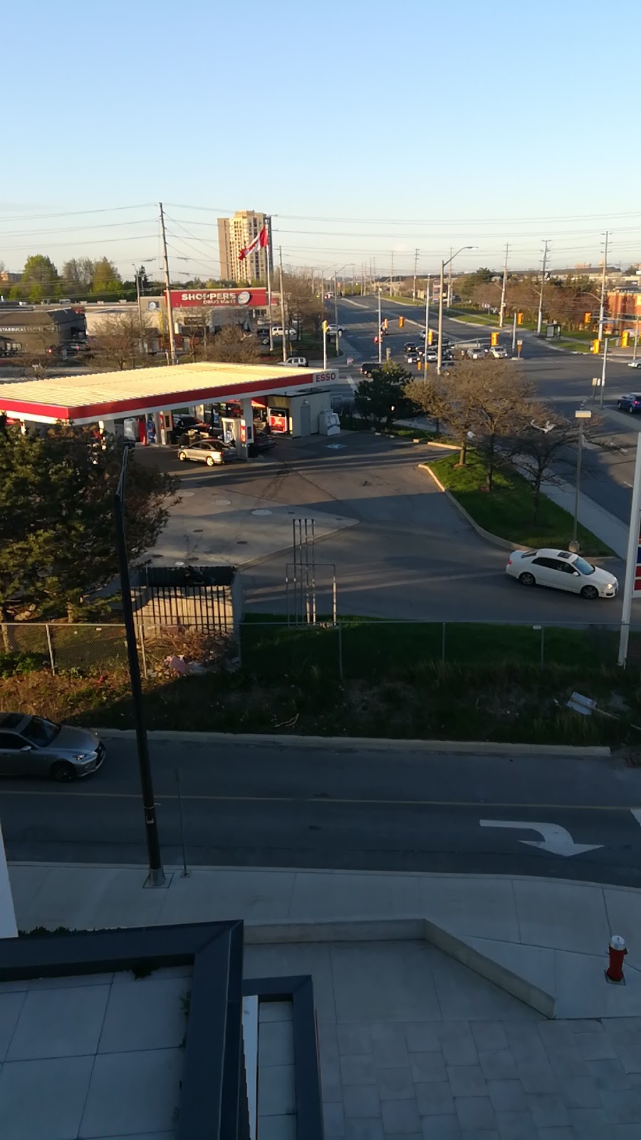 Esso | 5008 Hurontario, Mississauga, ON L5R 1B2, Canada | Phone: (905) 712-4772