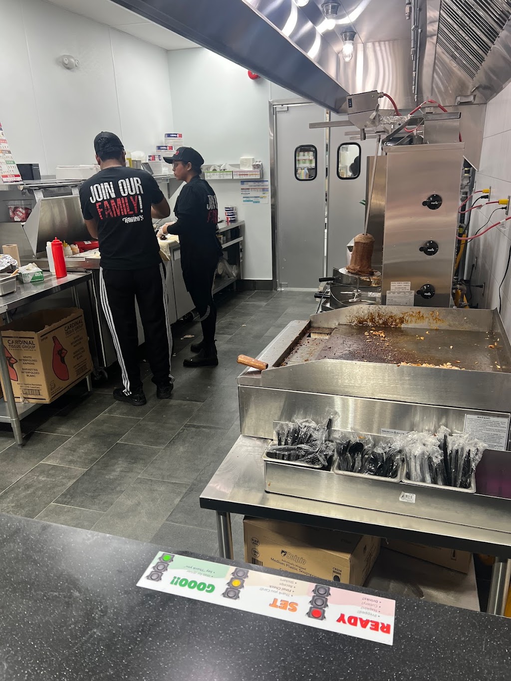 Tahinis Oshawa North | 2061 Simcoe St N, Oshawa, ON L1H 7K4, Canada | Phone: (289) 316-2101