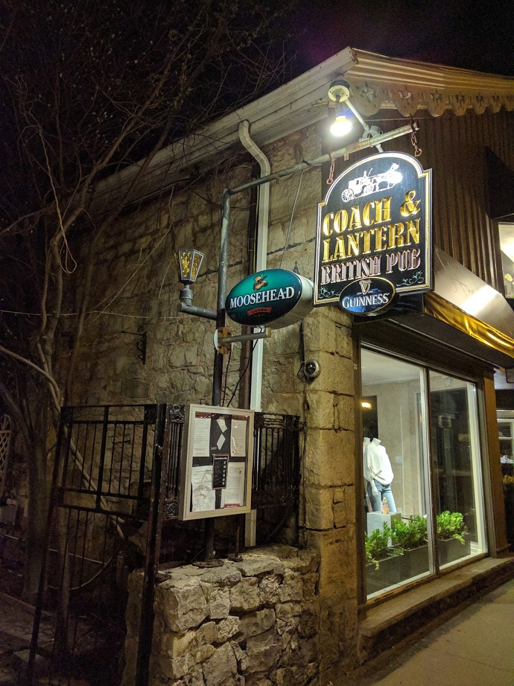 Coach & Lantern | 384 Wilson St E, Ancaster, ON L9G 2C2, Canada | Phone: (905) 304-7822