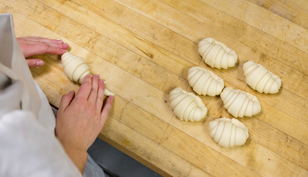 Pâtisserie Aveline | 88 Rue du Roi, Sorel-Tracy, QC J3P 4M8, Canada | Phone: (450) 743-6925