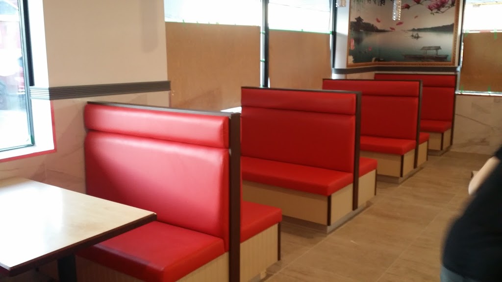 Streetsville Custom Upholstery | 64 Thomas St #2, Mississauga, ON L5M 1Y7, Canada | Phone: (416) 834-1672