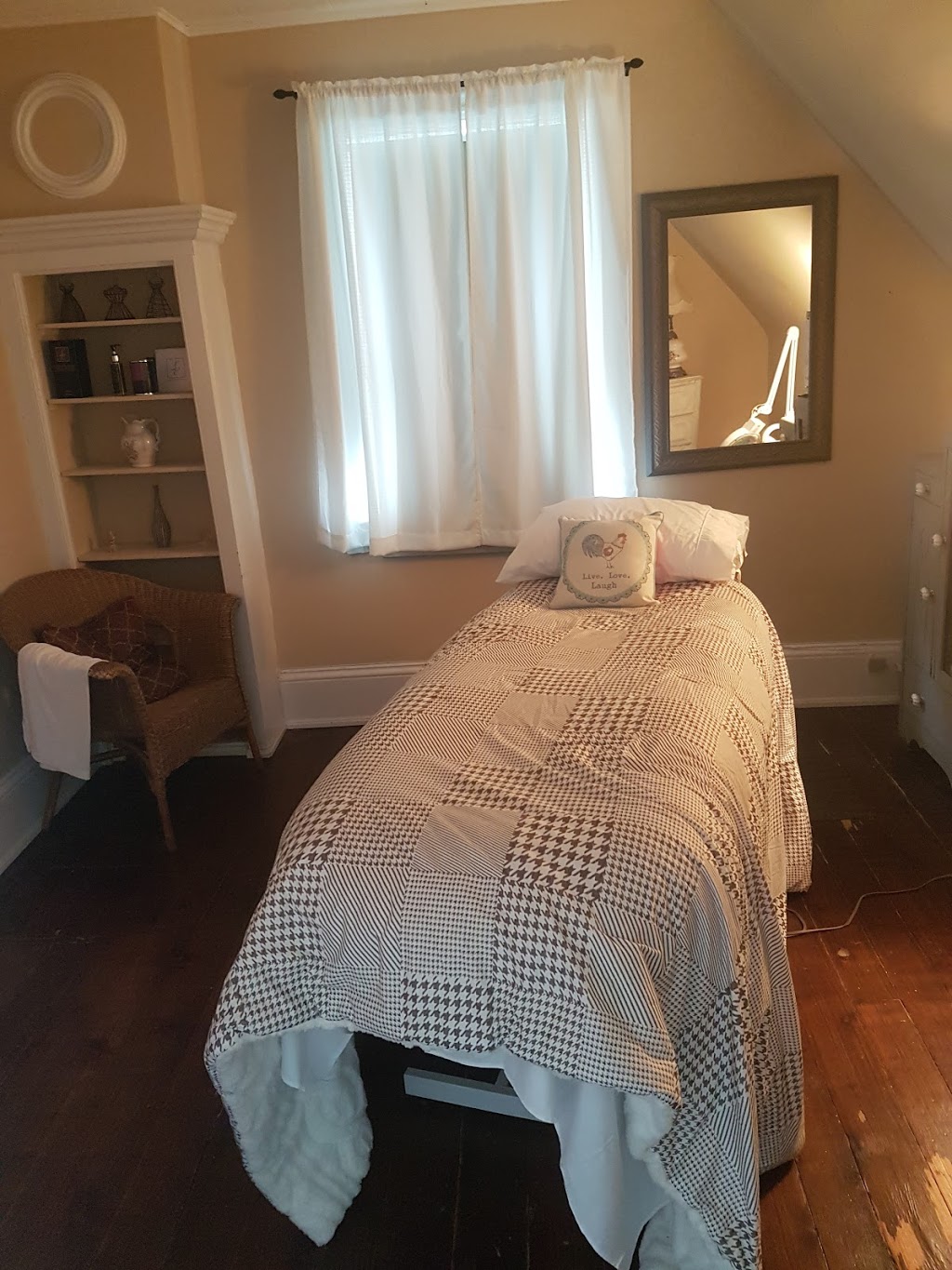 Country Moments Spa & Wellness Center | 3470 Trim Rd, Navan, ON K4B 1N7, Canada | Phone: (613) 590-9999
