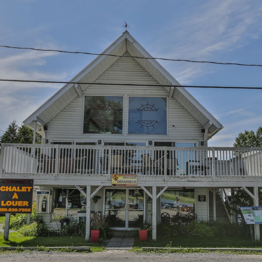 Outfitter Lac Saint-Pierre | 2309 Rang Saint Pierre, Saint-Ignace-de-Loyola, QC J0K 2P0, Canada | Phone: (450) 836-7506