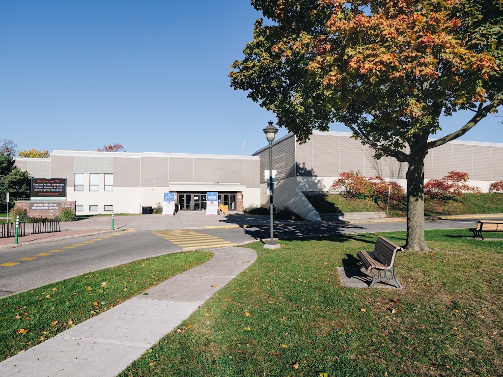 Aréna de Beaconsfield | 1974 City Ln, Beaconsfield, QC H9W 6B1, Canada | Phone: (514) 428-4520