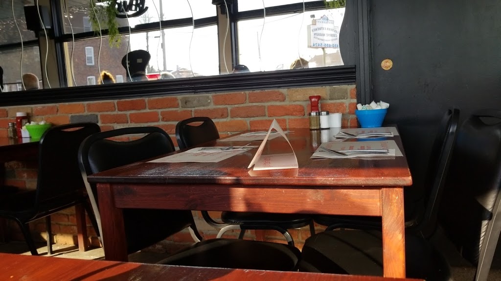 Restaurant Les Deux Extremes | 633 Boulevard Marie-Victorin, Boucherville, QC J4B 1X6, Canada | Phone: (450) 655-5474