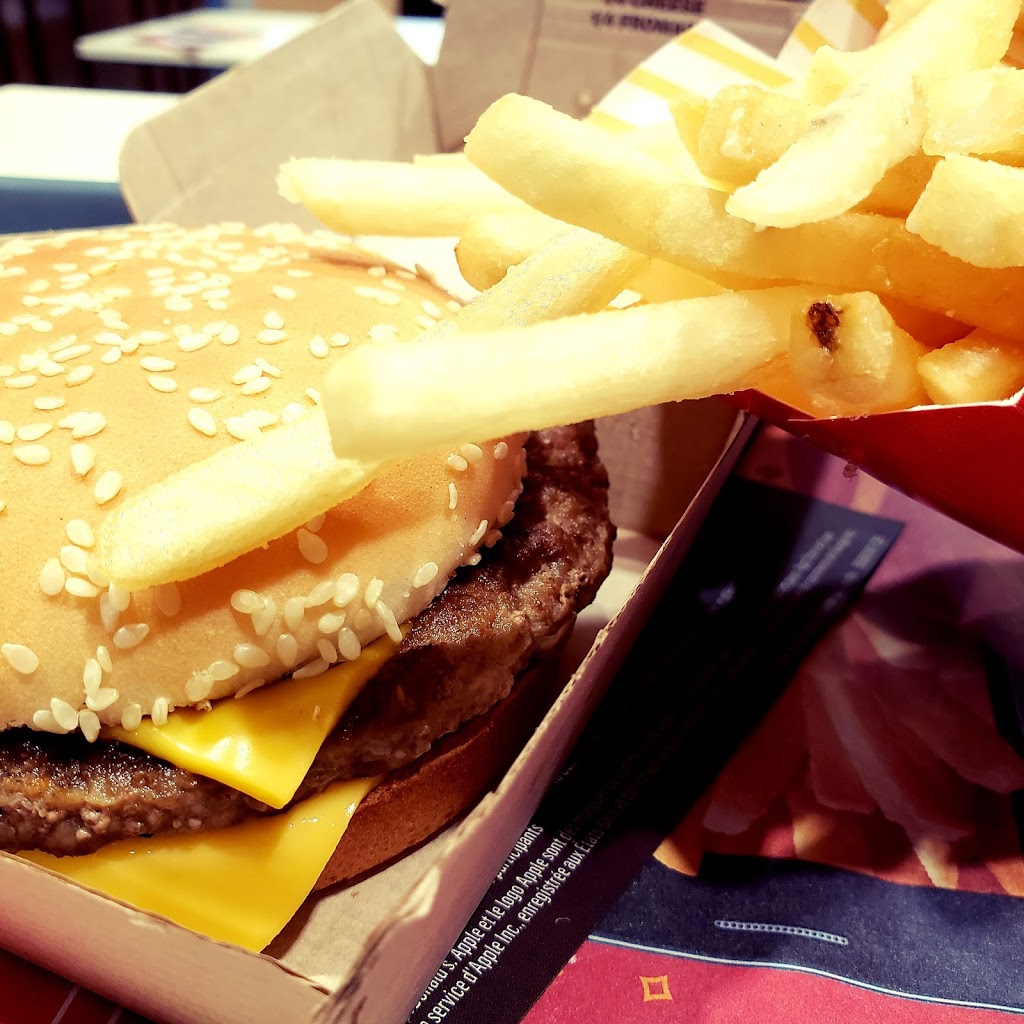 McDonalds | 1-7400 Boulevard Guillaume-Couture, Lévis, QC G6V 6Z4, Canada | Phone: (418) 838-3943