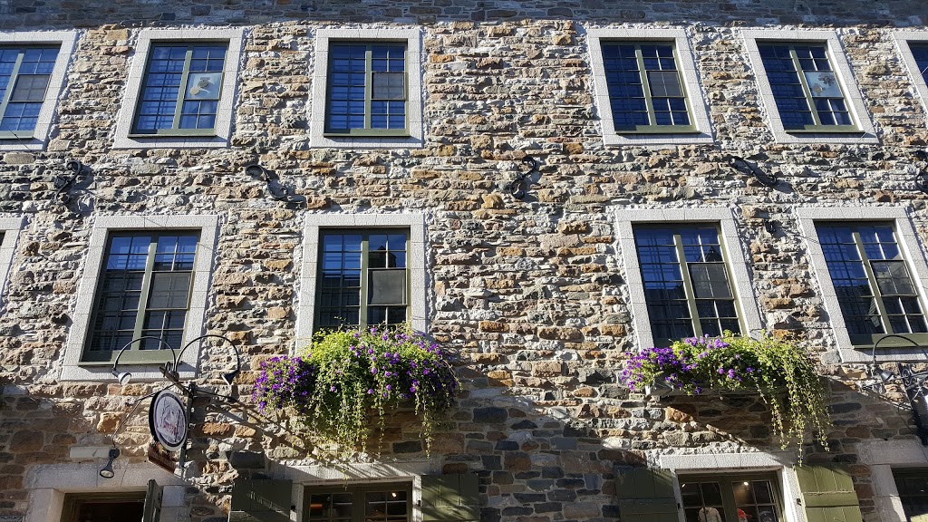 Côtes à Côtes Resto-Grill | 32 Rue du Marché-Champlain, Québec, QC G1K 4H3, Canada | Phone: (418) 692-5151
