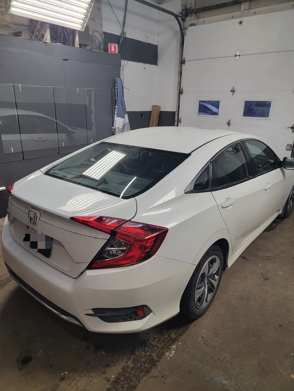 STEALTH AUTO TINTS | 4603 Bank St #3, Ottawa, ON K1T 3W6, Canada | Phone: (613) 513-3929