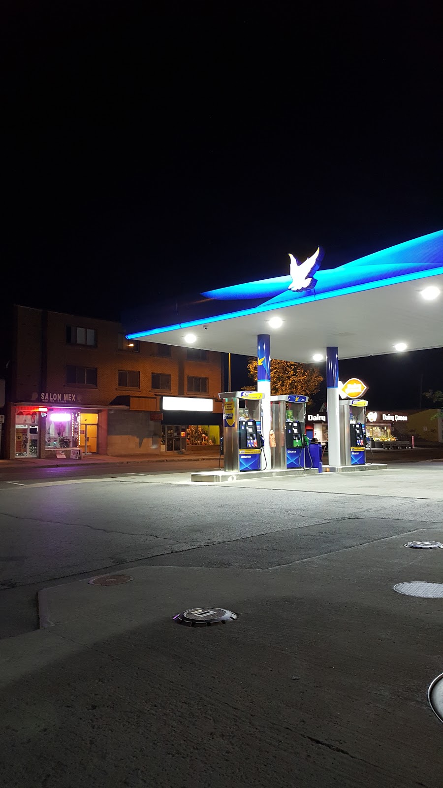 Ultramar | 406 Boulevard Cartier O, Laval, QC H7N 2K9, Canada | Phone: (450) 973-5191