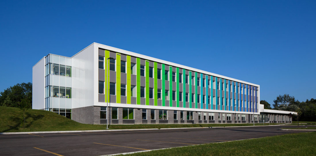 School To Couleurs-Du-Savoir | 1801 Montée Sainte-Thérèse, Saint-Jérôme, QC J5L 2L2, Canada | Phone: (450) 569-2082