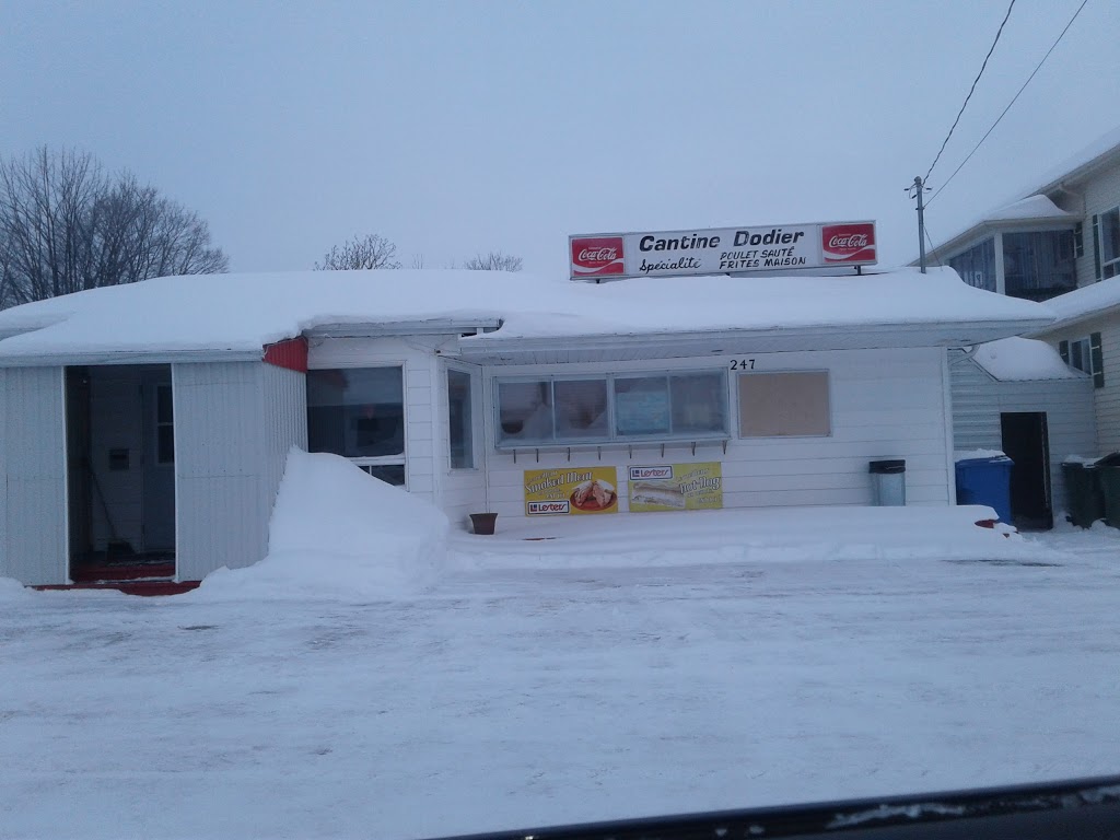 Cantine Dodier | 247 7e Rue O, East Broughton Station, QC G0N 1H0, Canada | Phone: (418) 427-2107
