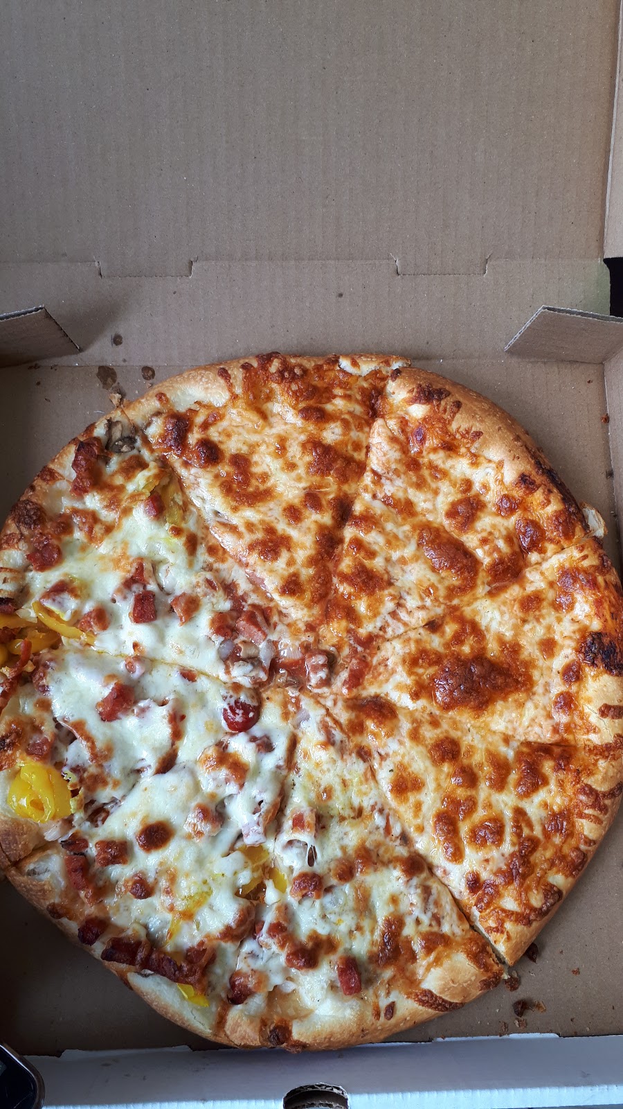 Lellos Pizza & Shawarma | 174 Avenue Victoria, Shawville, QC J0X 2Y0, Canada | Phone: (819) 647-6222