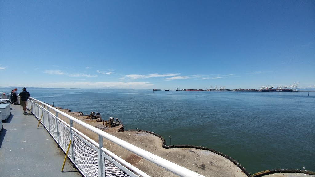 Tsawwassen Ferry Passenger Pick Up Terminal Parking Lot | 1 Ferry Causeway, Tsawwassen, BC V4M 4G3, Canada