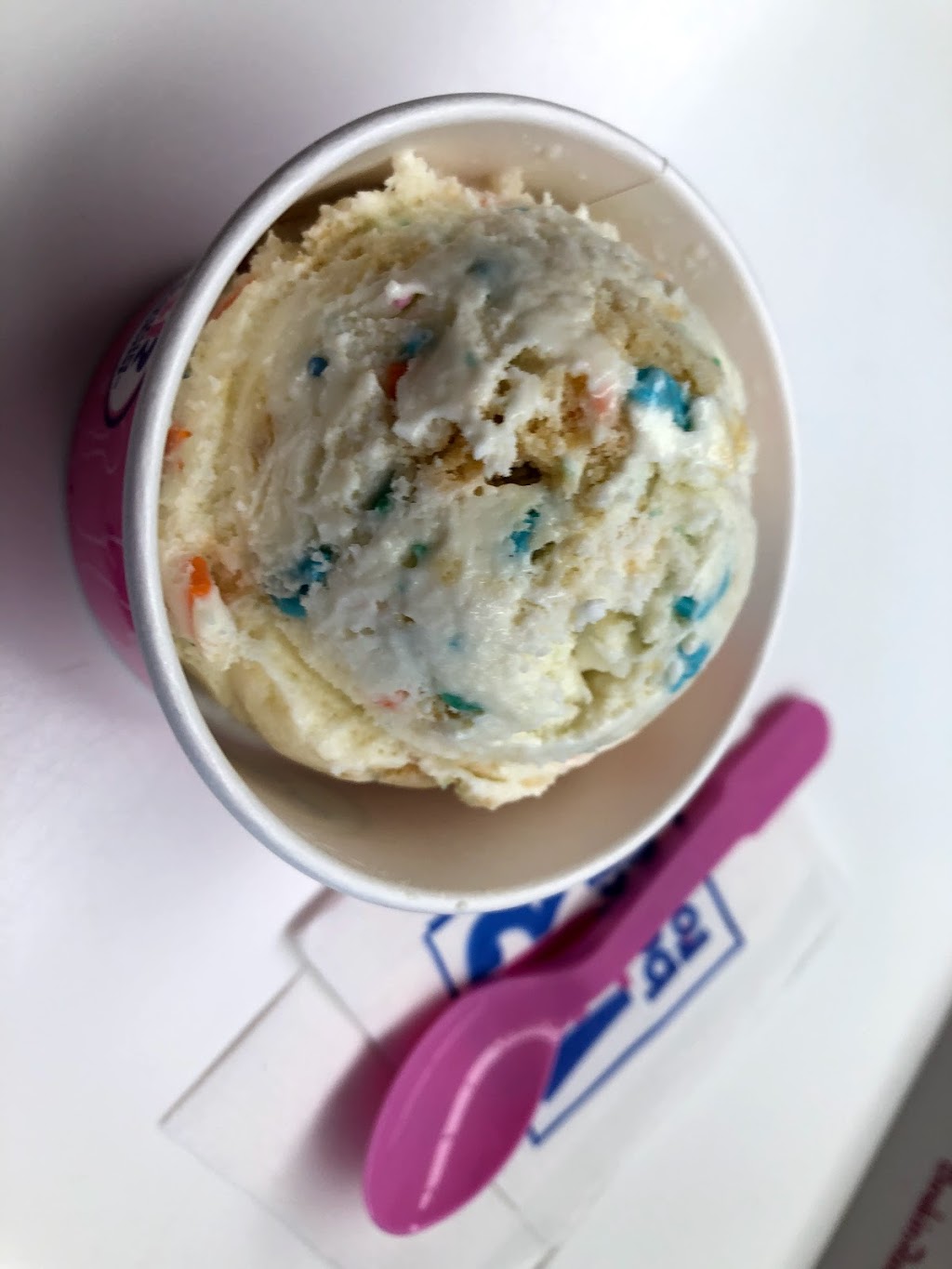 Baskin Robbins | 2752 Boulevard Saint-Charles, Kirkland, QC H9H 3B6, Canada | Phone: (514) 697-8841