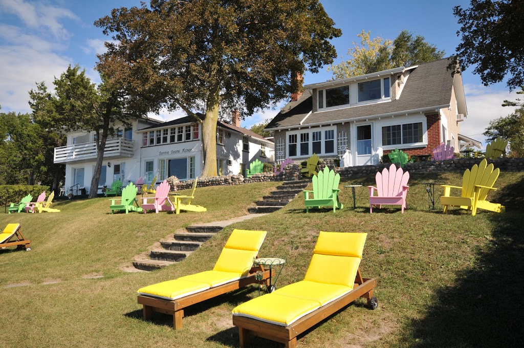 Bonnie Doone Manor-on-the-Beach | 16 Government Rd, Grand Bend, ON N0M 1T0, Canada | Phone: (519) 238-2236