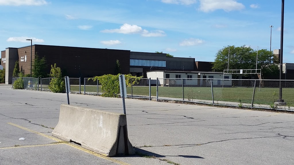 College Heights Secondary School | 371 College Ave W, Guelph, ON N1G 1T3, Canada | Phone: (519) 821-4510