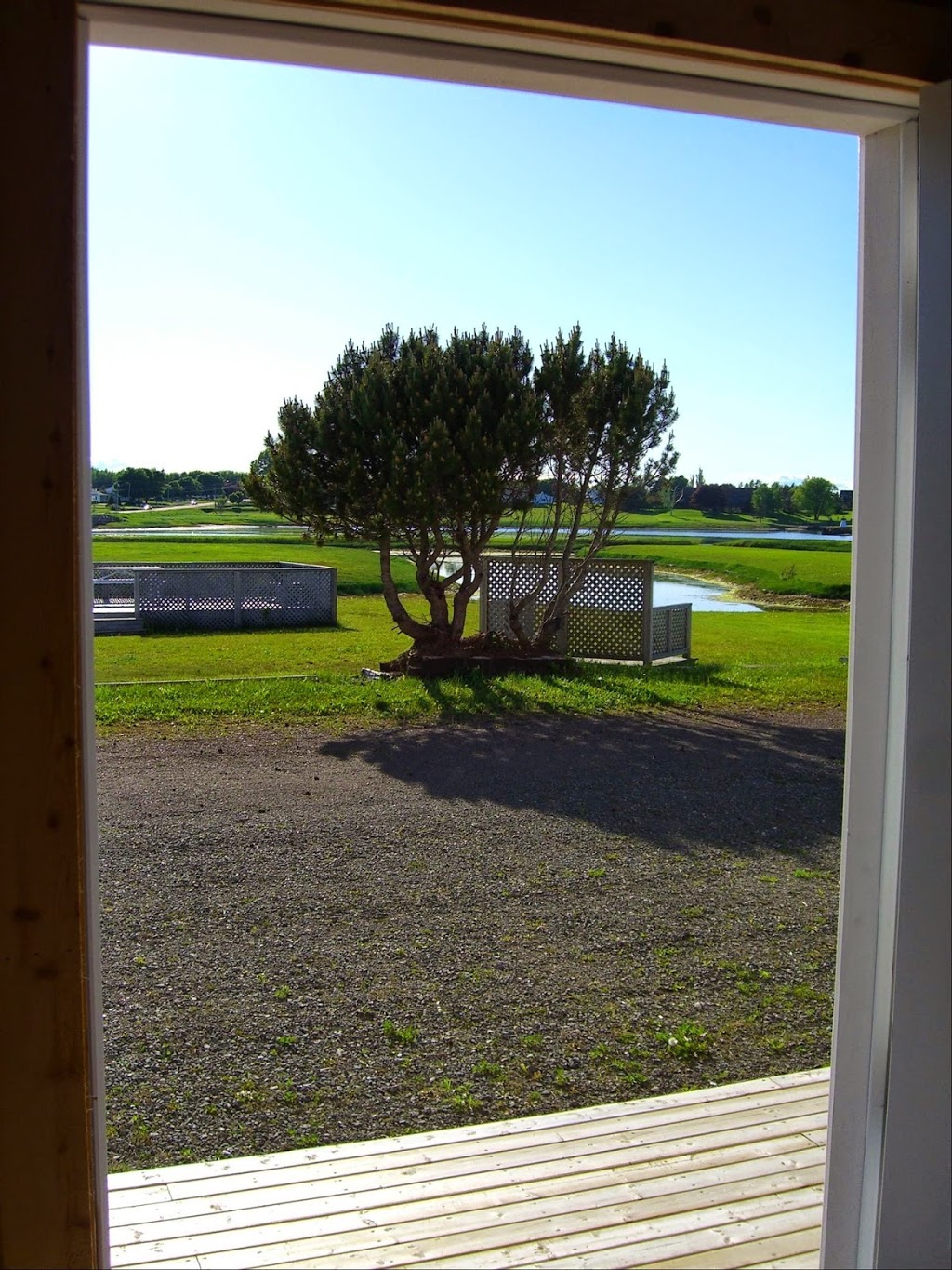 The Waterfront Motel | 1584 NB-133, Grand-Barachois, NB E4P 8H2, Canada | Phone: (506) 351-0344