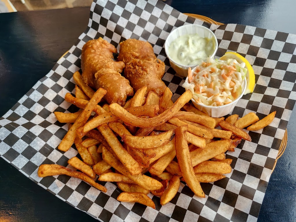 Bistro de la Baie | 100 Rue du Bord de lEau, Tadoussac, QC G0T 2A0, Canada | Phone: (418) 235-4444