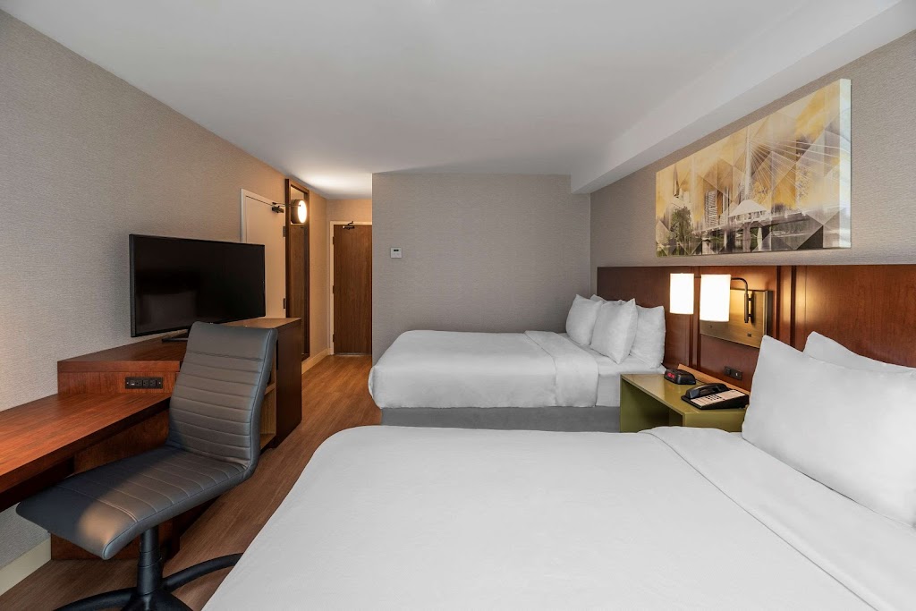 Comfort Inn South | 7863 Bd Taschereau, Brossard, QC J4Y 1A4, Canada | Phone: (450) 678-9350