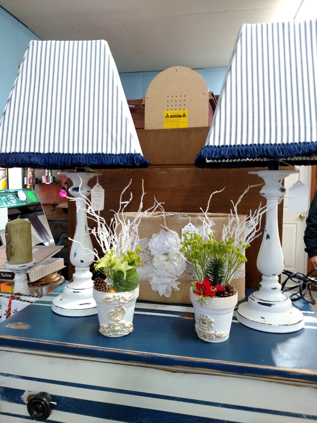 Lewiston Antique Mall | 2692 Saunders Settlement Rd, Sanborn, NY 14132, USA | Phone: (716) 628-0796