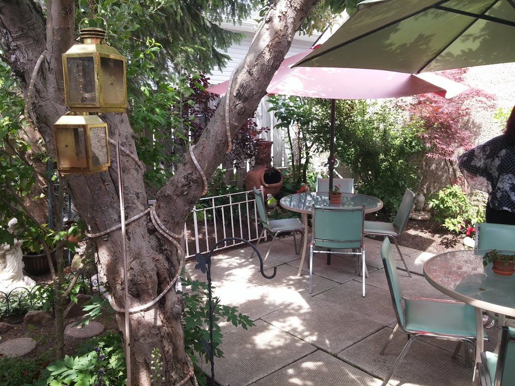 Lucys Cafe & Catering | 90 Nickel St, Port Colborne, ON L3K 1B4, Canada | Phone: (905) 834-7811