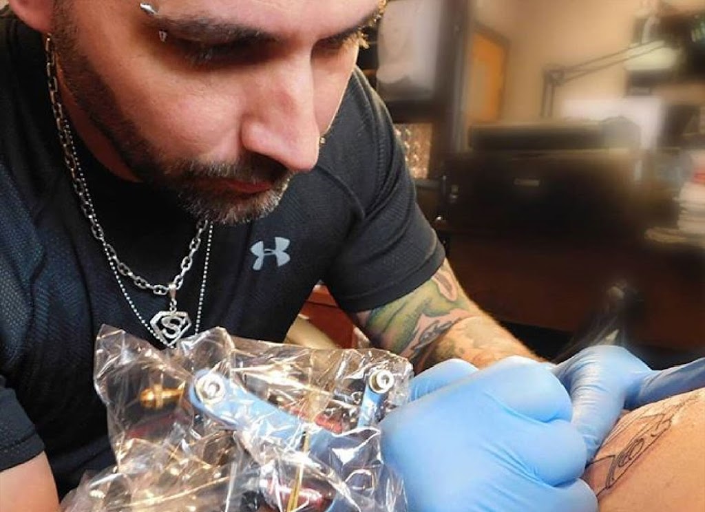 Chic Tattoo inc. | 415 Rue Bourgeois, Dolbeau-Mistassini, QC G8L 2Y4, Canada | Phone: (418) 218-1397